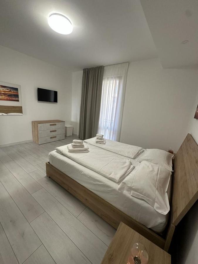 Cavour Apartment Center Бардолино Екстериор снимка