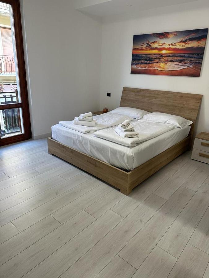 Cavour Apartment Center Бардолино Екстериор снимка