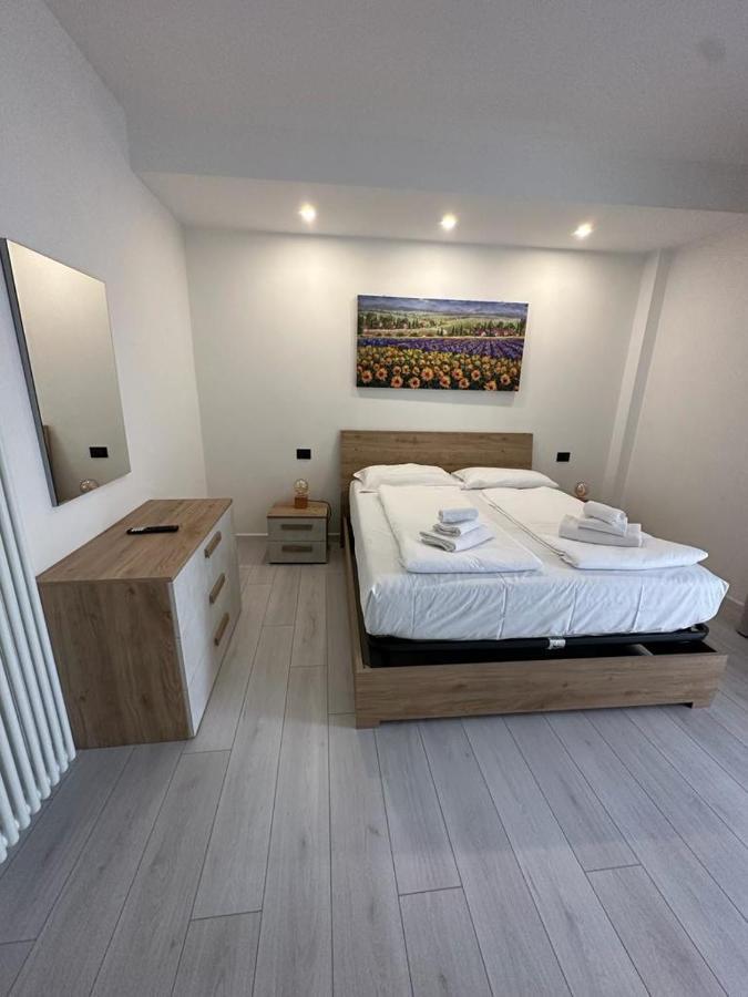 Cavour Apartment Center Бардолино Екстериор снимка